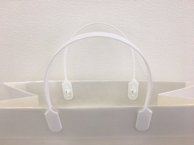 プラスチックの取っ手