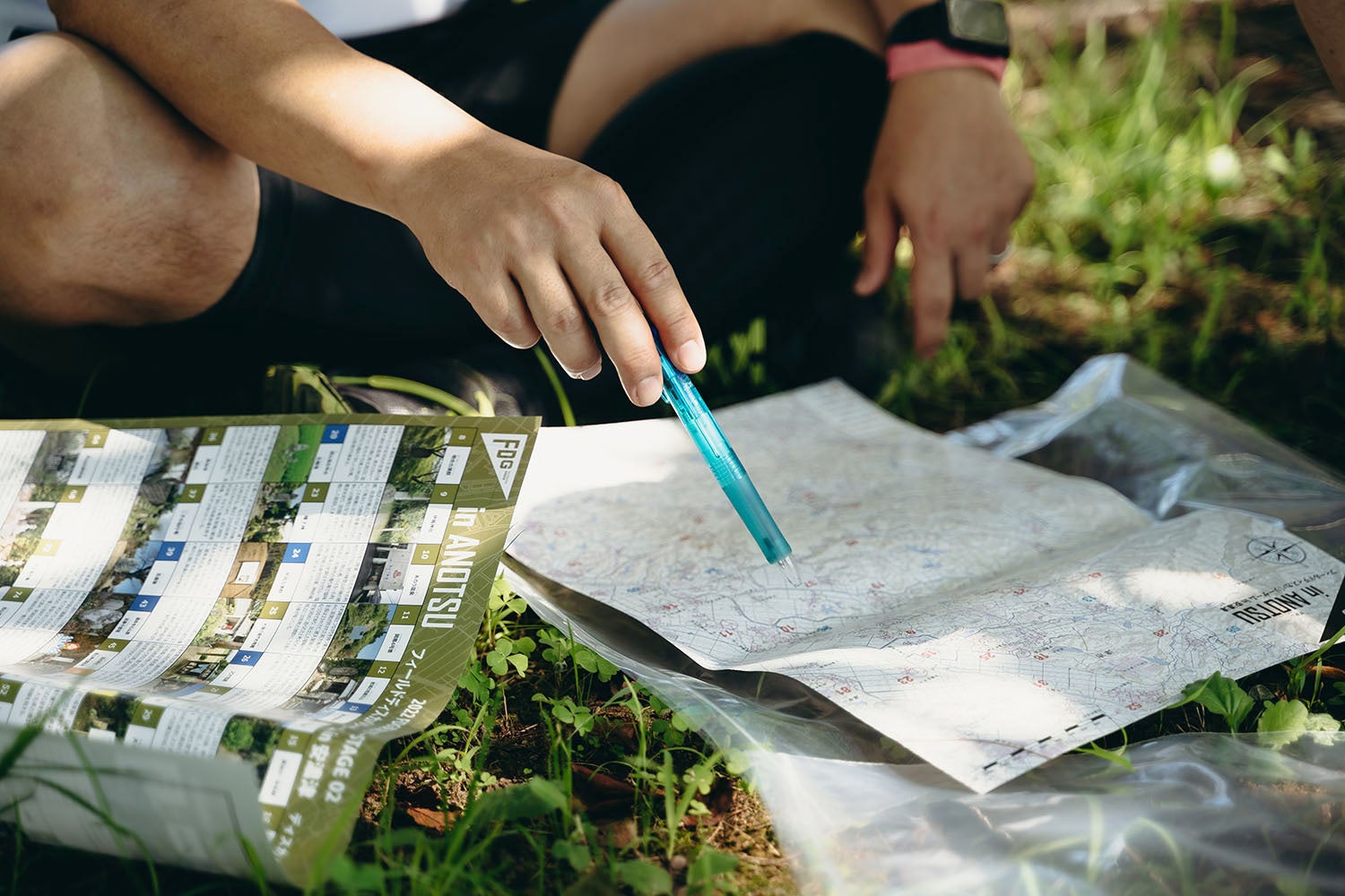 前回大会の様子。出走前に配布されたマップを確認してルートを検討