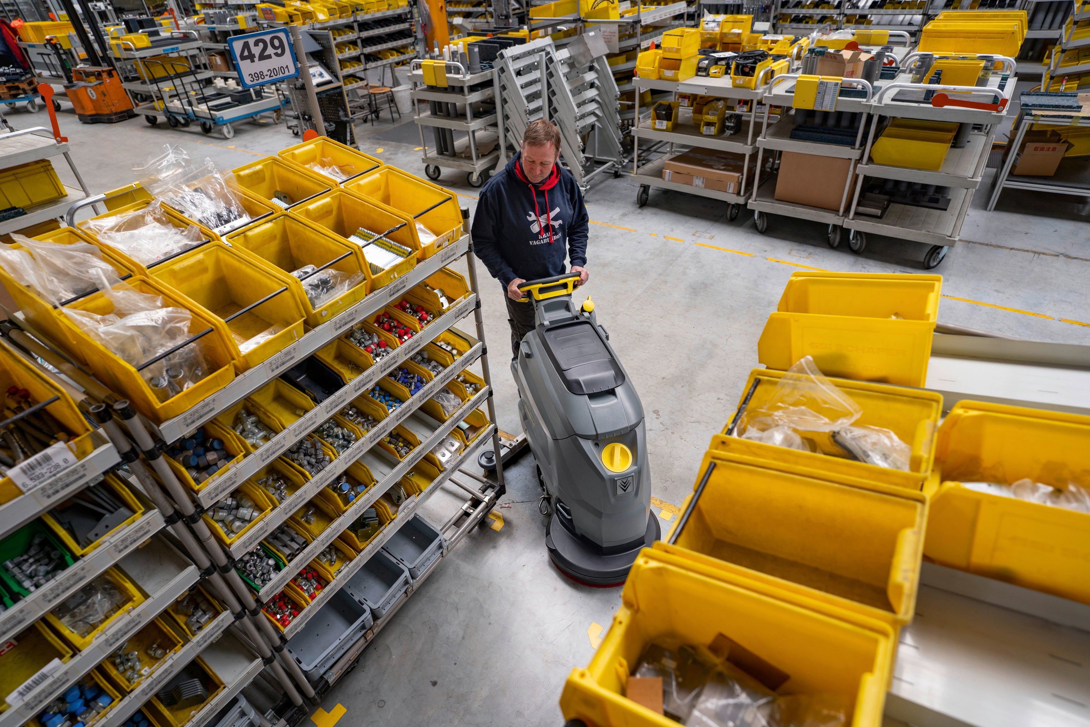 世界で最も使われているケルヒャーのスタンダードモデル（手押し式自動床洗浄機 BD 50／50 C Classic Bp）