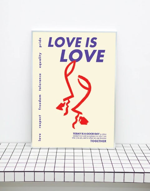 Love is love – ラブ イズ ラブ:愛の力強さや誇りを表すバレンタイン人気の1枚。大切な人への贈り物や誕生日プレゼントにもぴったりです。