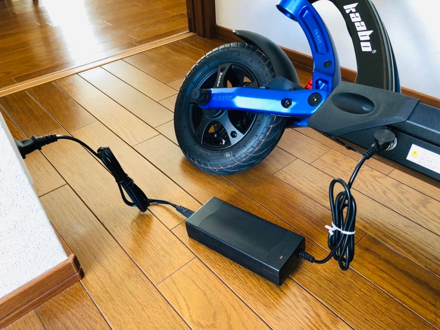 自宅のコンセントから充電可能