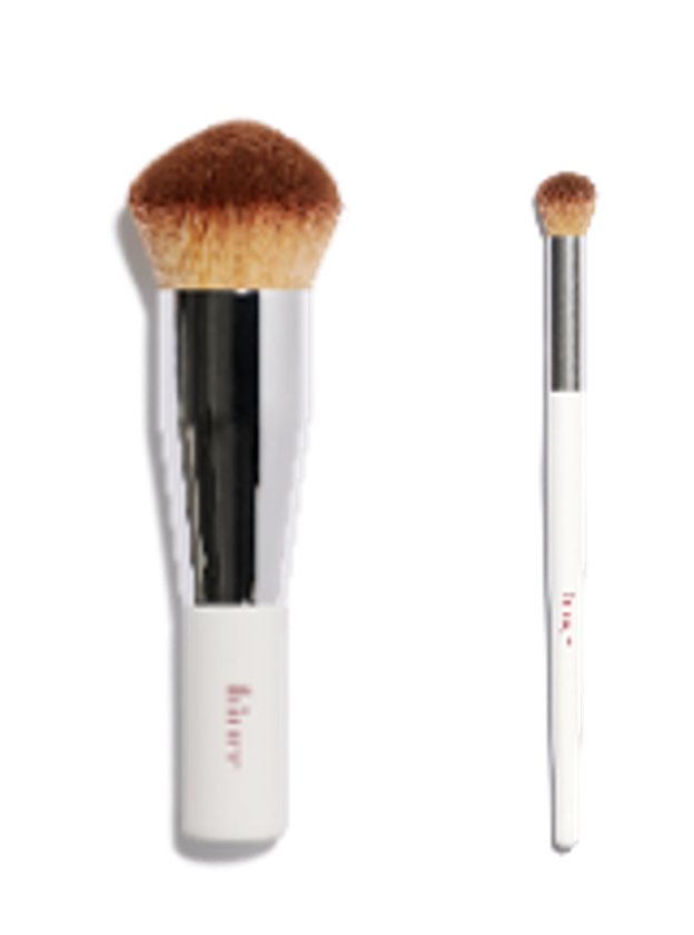 左：ファンデーションブラシ 右：コンシーラーブラシ