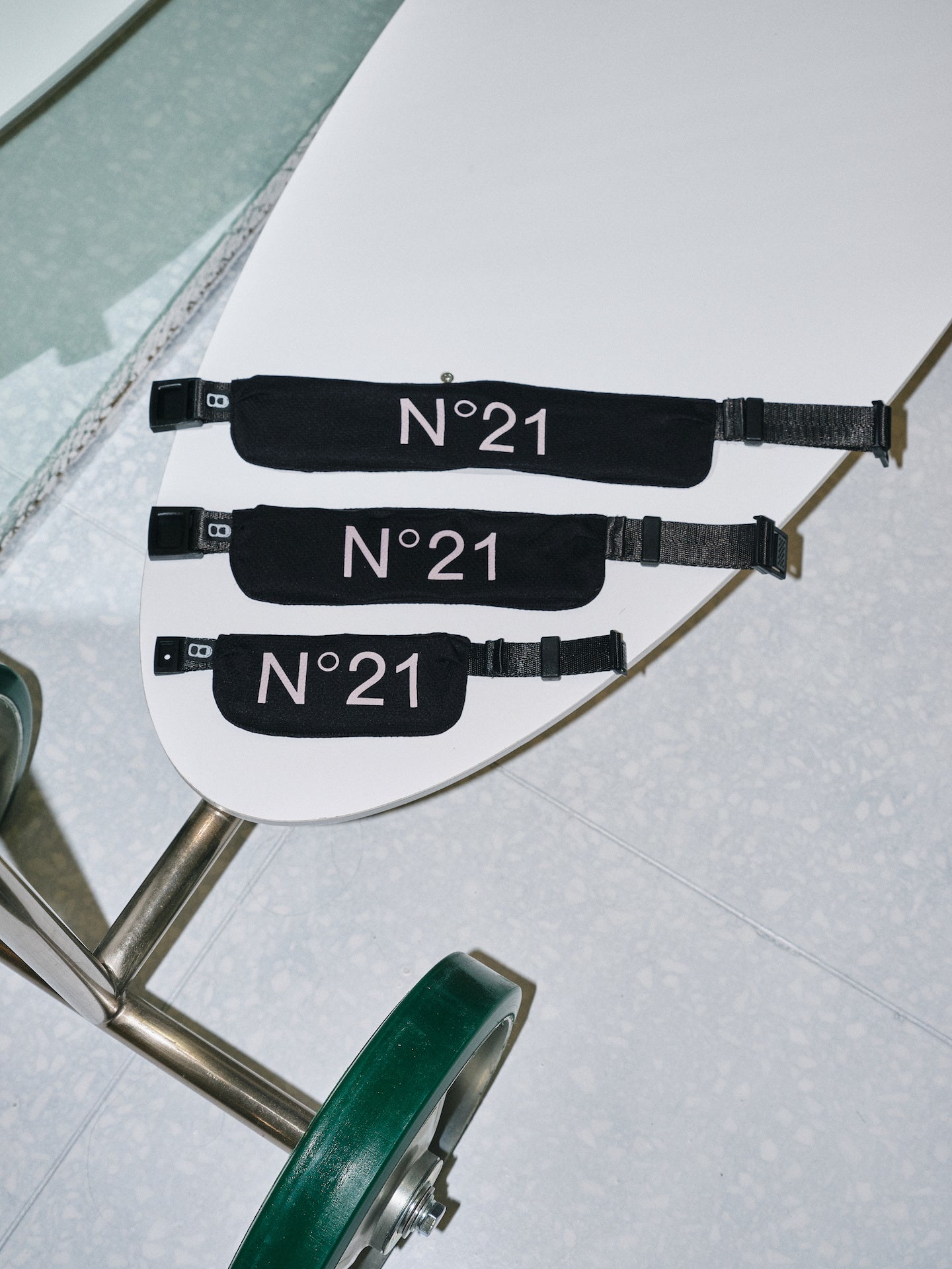 N21】N21xMLBxNEW ERAのキャップ&N21xPEGIONのドッグアイテムが揃う