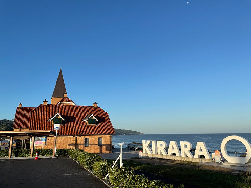 絶景の海の側に立地する「道の駅キララ多伎」