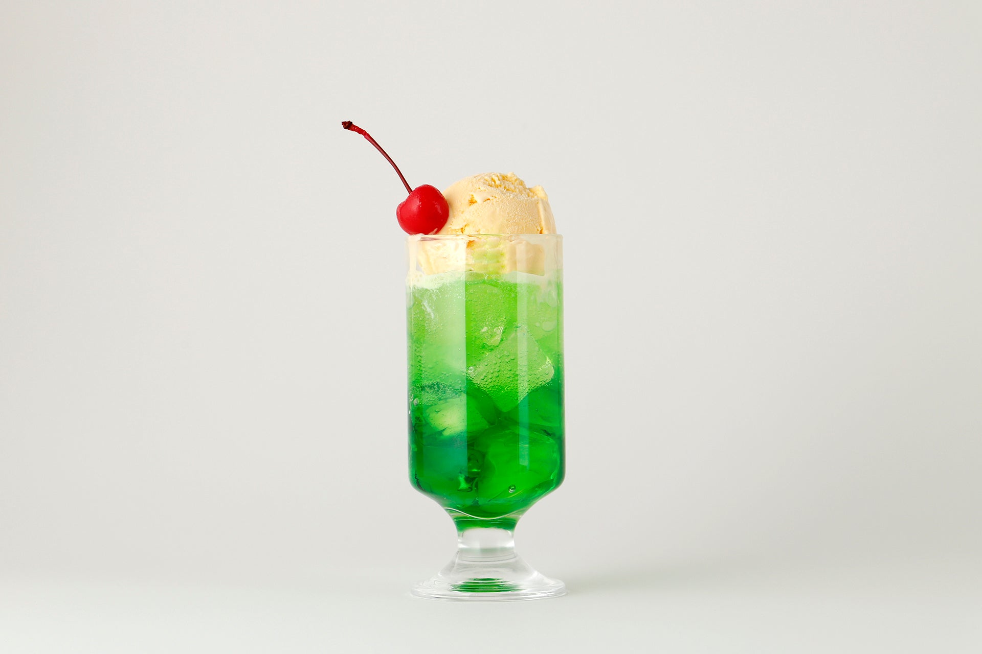 大人のための酔うクリームソーダ「大人の喫茶風メロンクリームソーダ