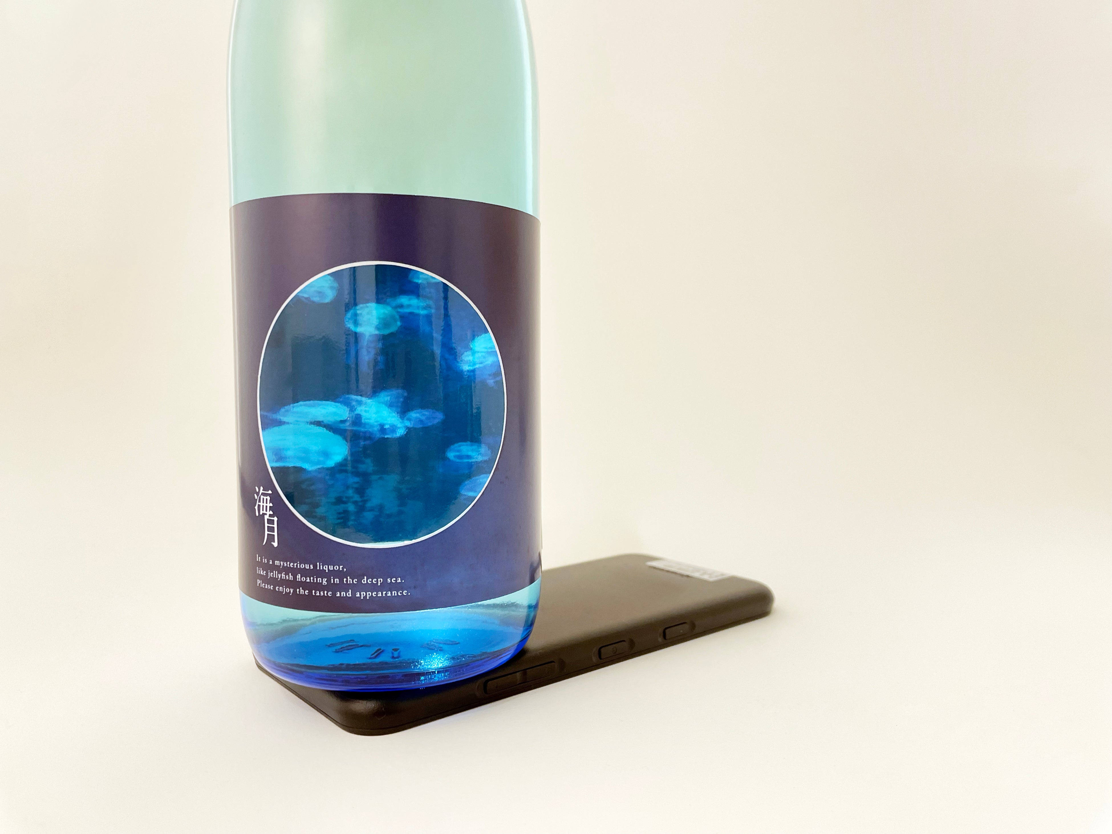 まるで水族館のようなラベルの日本酒「海月」が新登場 | KURAND株式