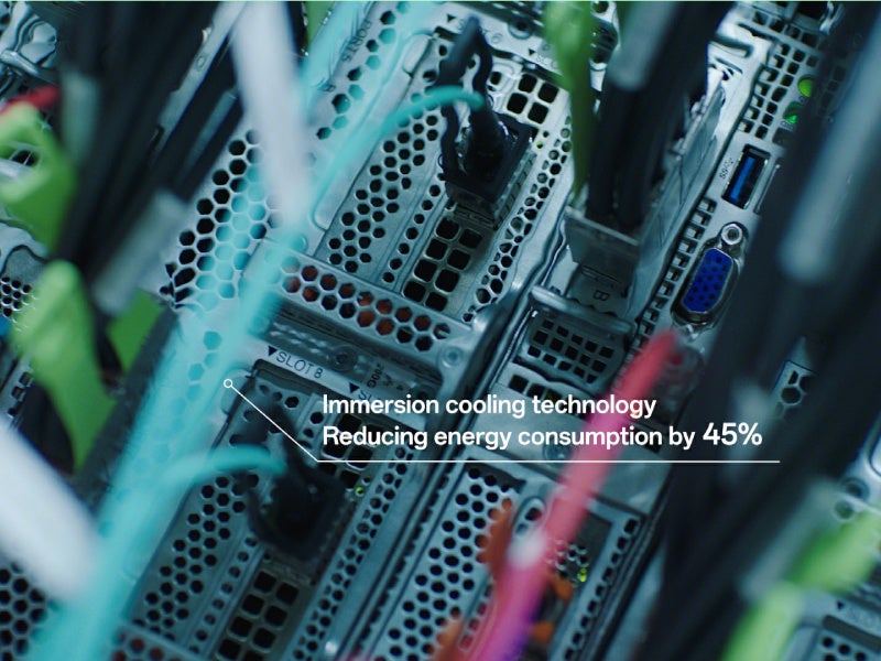OPPO Binhai Bay Data CenterはGPUサーバークラスターの液浸冷却を導入しています