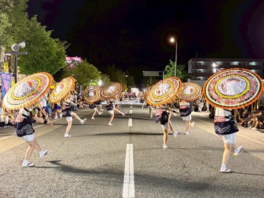 地域の伝統工芸と文化を未来へ。日本の宿古窯が、山形の宝「和傘」を地元大学生へ寄贈、お披露目会を2025年11月18日（火）に開催。