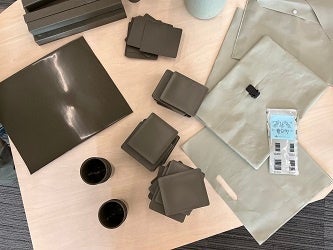 さまざまな加工方法を施した再生材サンプル