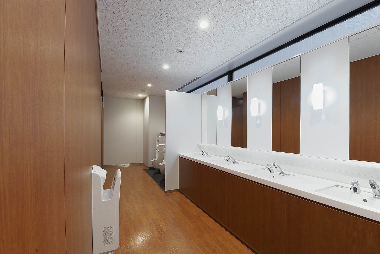 抗ウイルス認証を取得したエリオ鋼板の利用イメージ