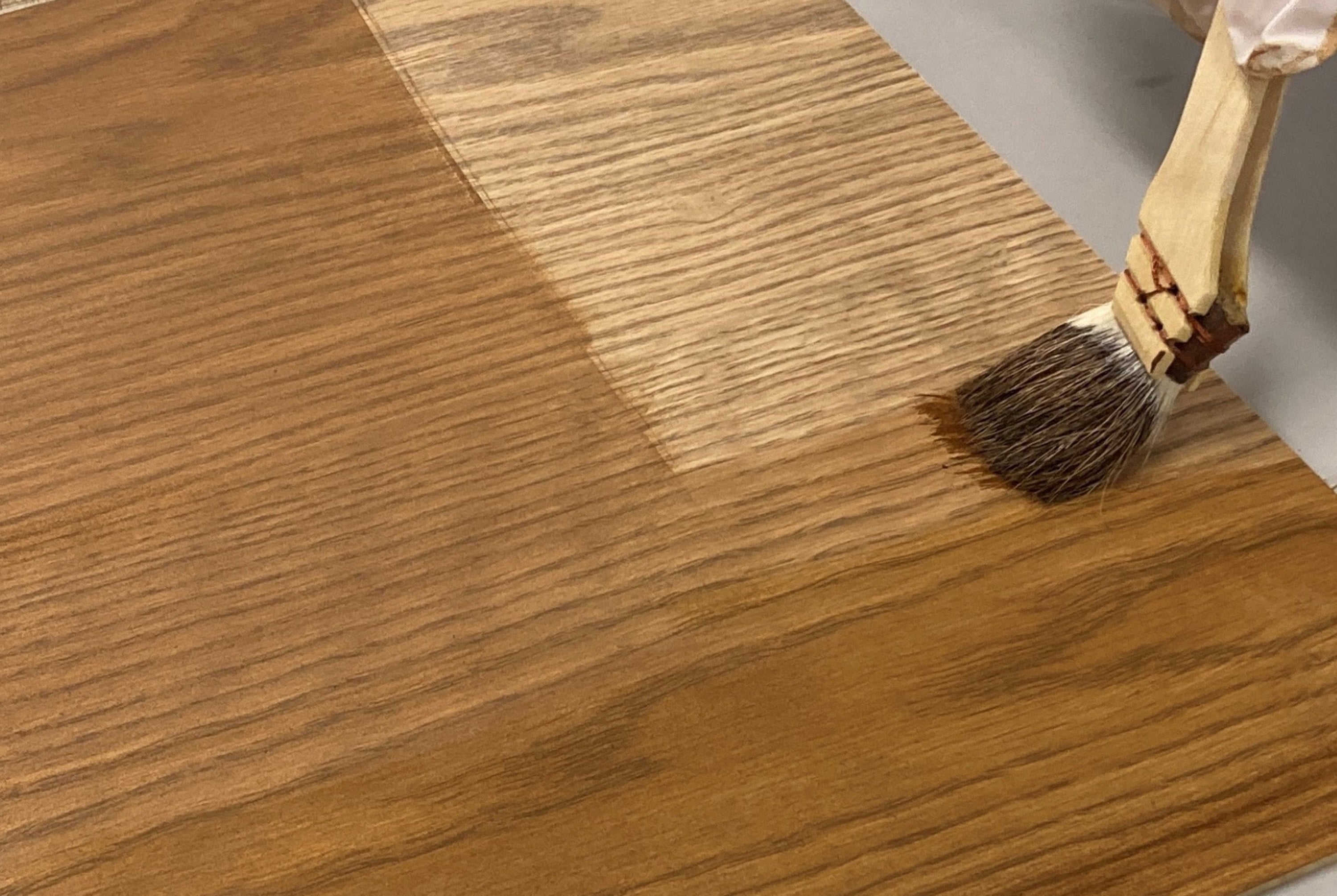 出展する「突板代替化粧シート」