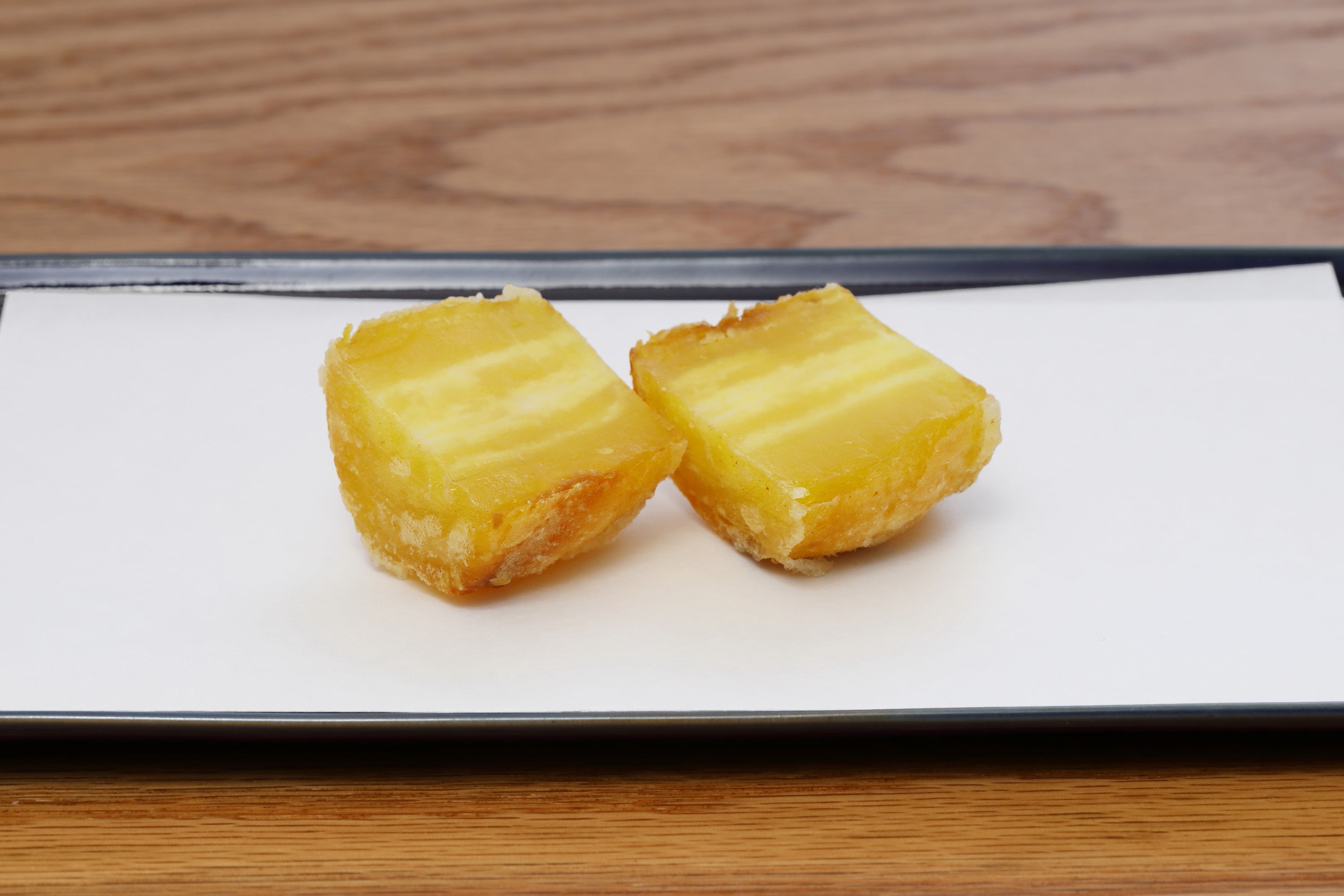 甘味を出すため焼いた後に揚げるシルクルイート