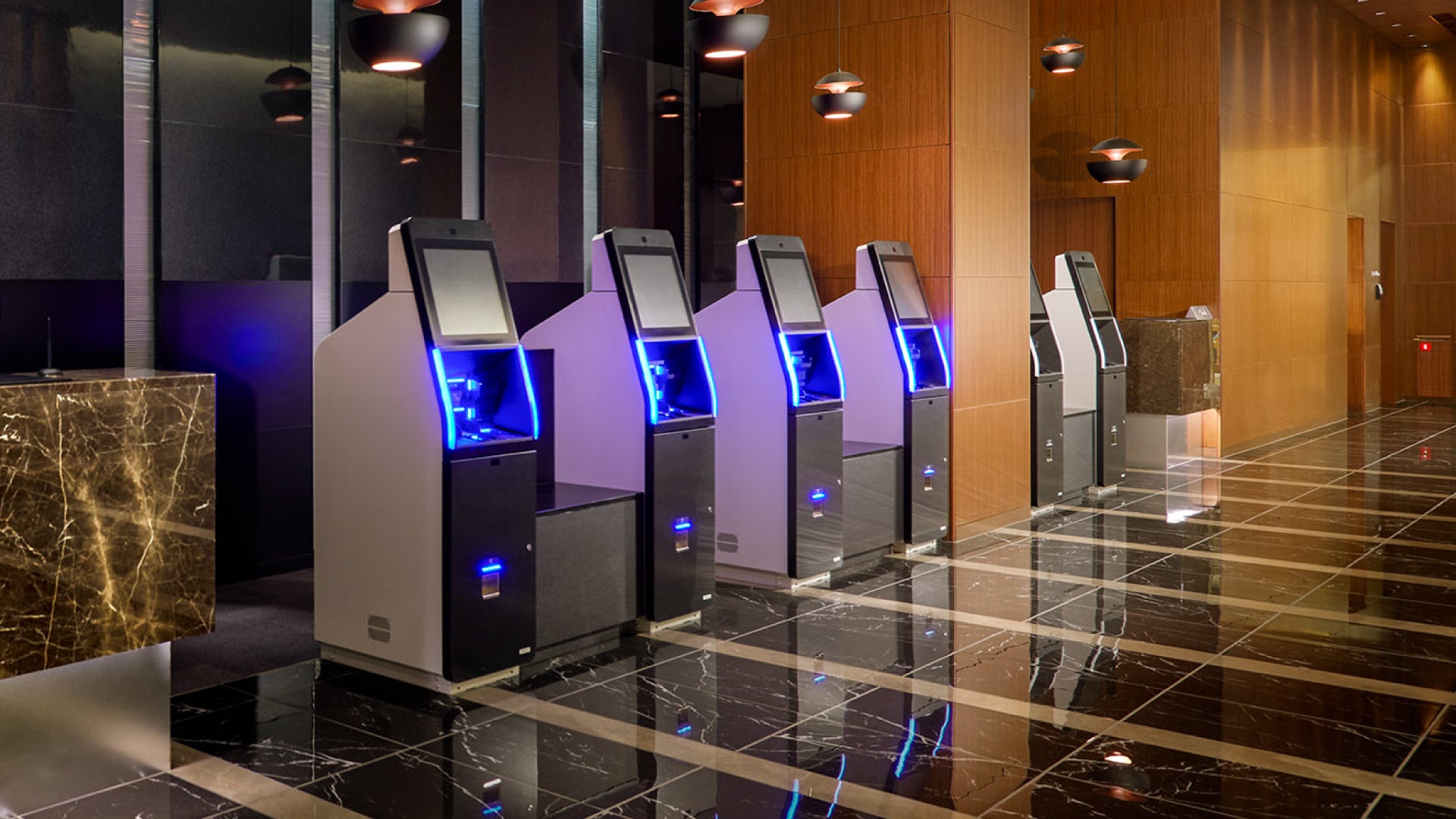 自動チェックイン機イメージ（他施設設置例）