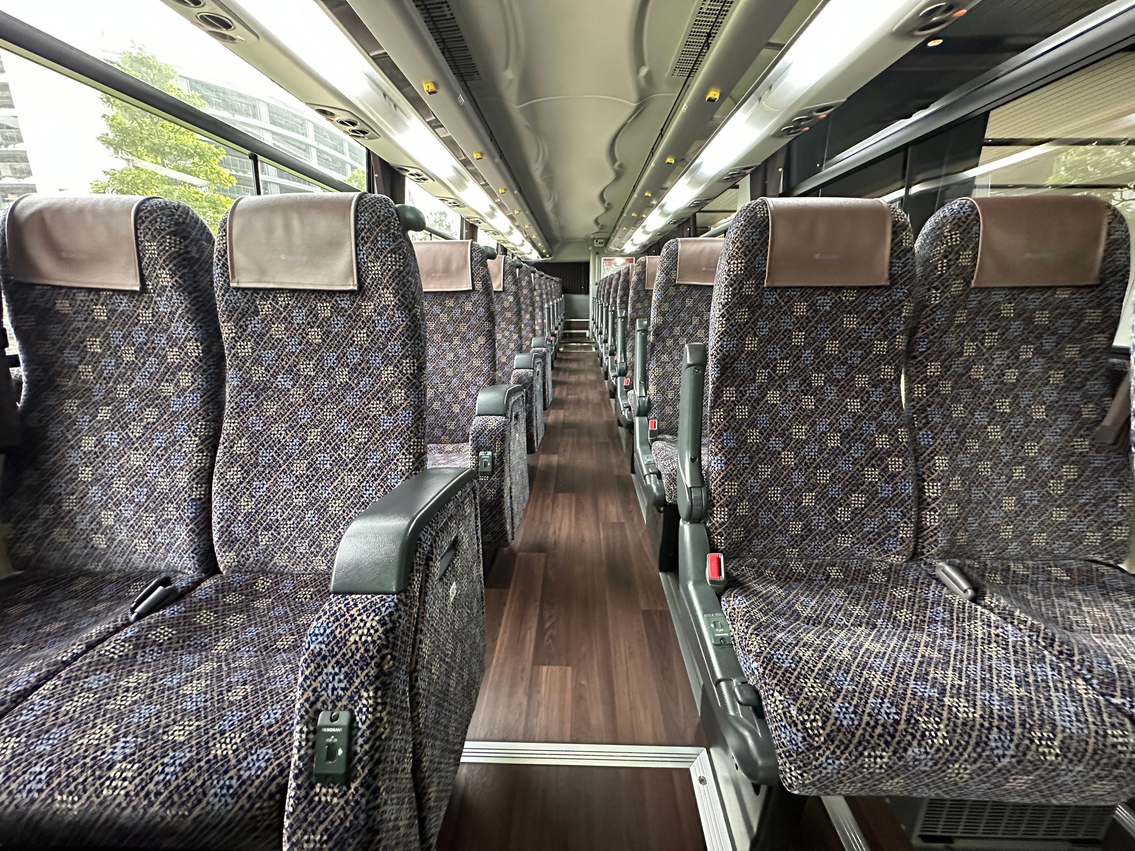 バスに乗って東京を旅しよう（車内イメージ）