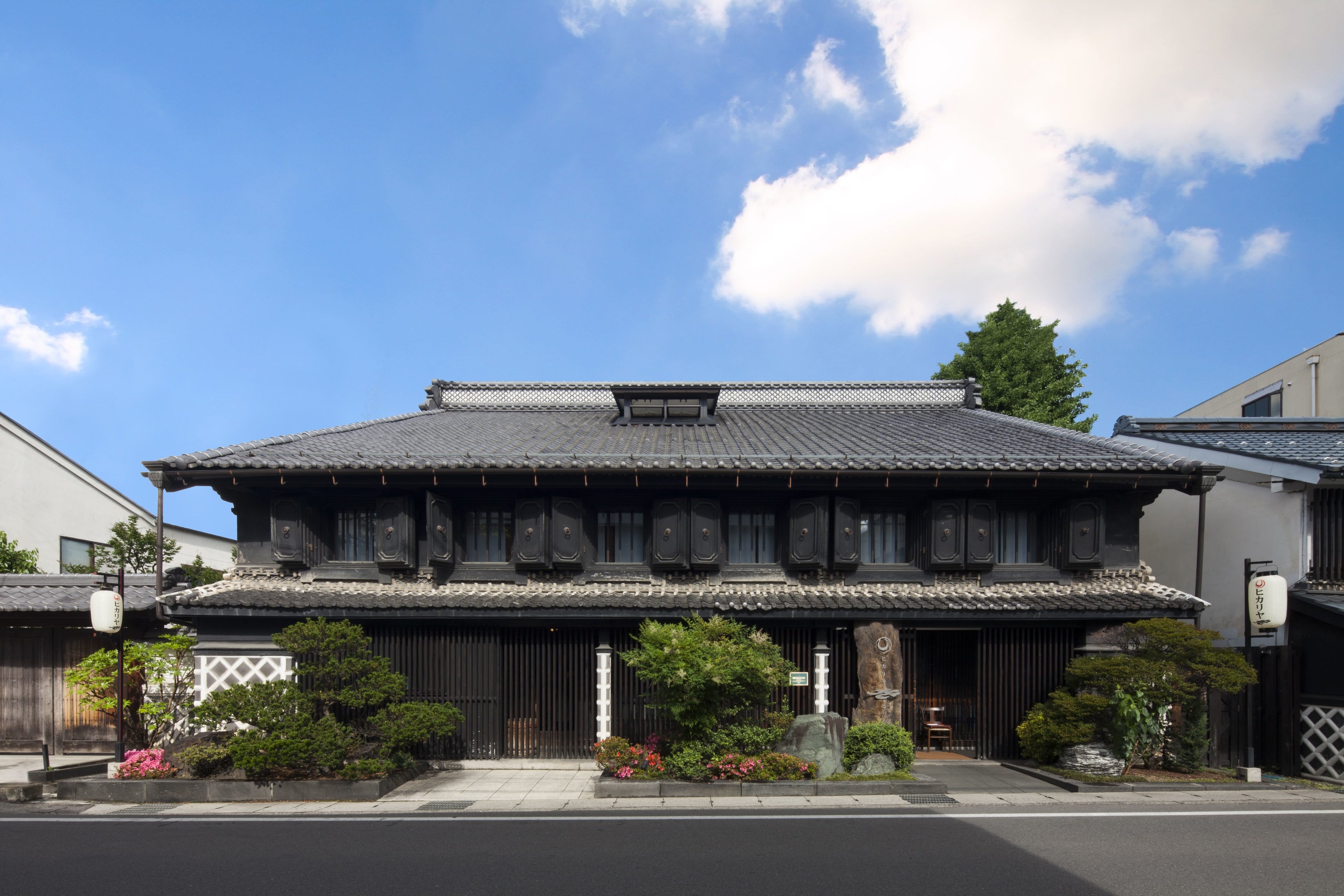 城下町松本の趣ある建築。国の登録有形文化財「レストラン ヒカリヤ」