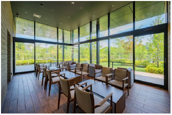 共用棟（離れ）から臨むフォレストガーデン