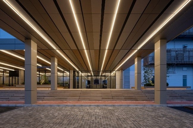 【Gate】 ゲストを迎え入れる大きな庇