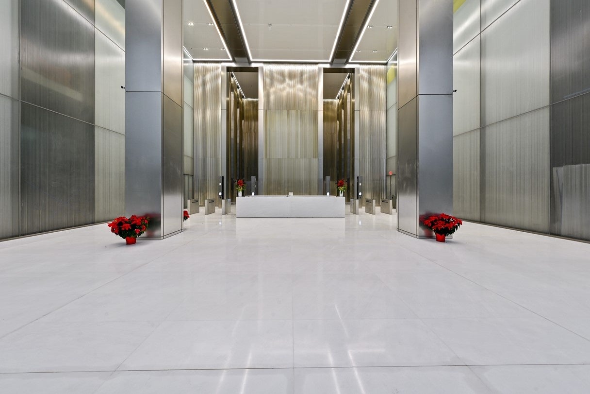 エントランス内部