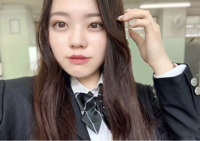 18歳の現役女子高生社長・葉月ちゆ