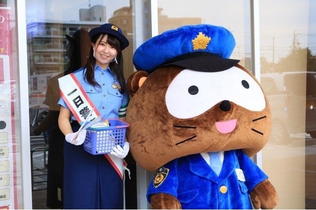 長澤佳凛さんが一日警察署長、秋の交通安全呼び掛け