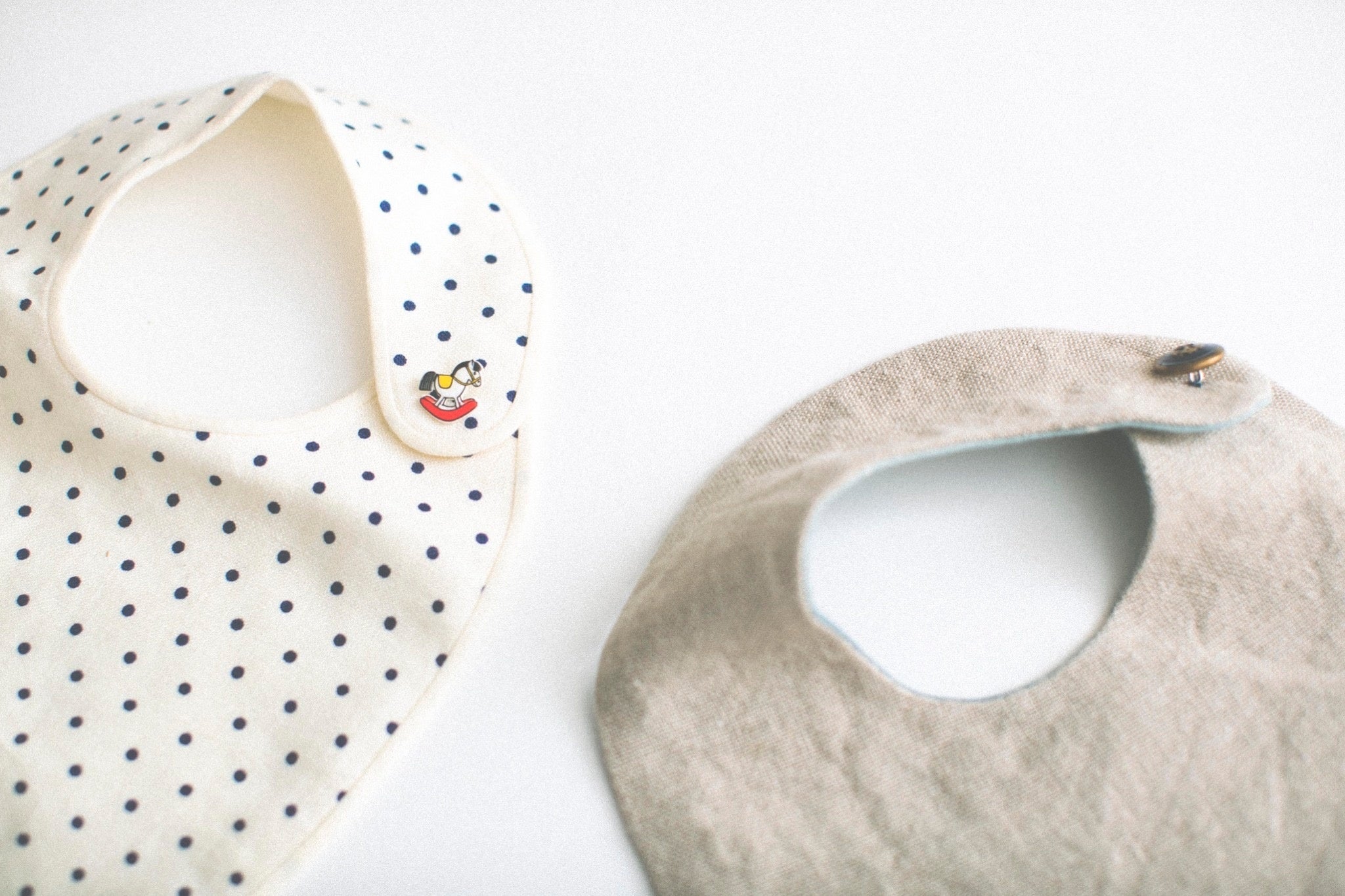 アンティークボタンのついたスタイ 3,000円他