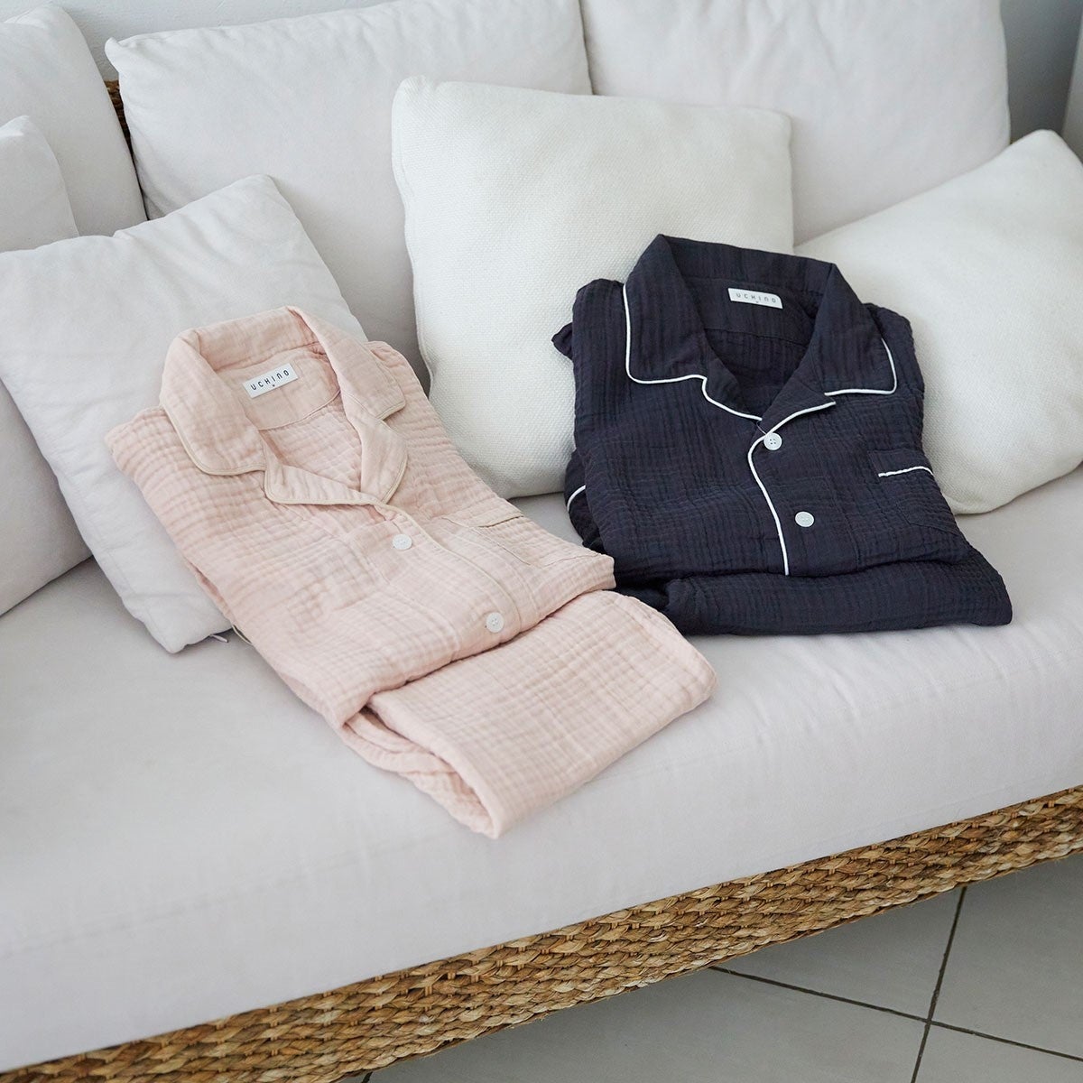 クレープガーゼカラーパジャマ　24,200円（綿100％）メンズM～XL／ダークブルー＆ダークグレー、レディスS～LT／ピンク＆ダークブルー　※長袖タイプ