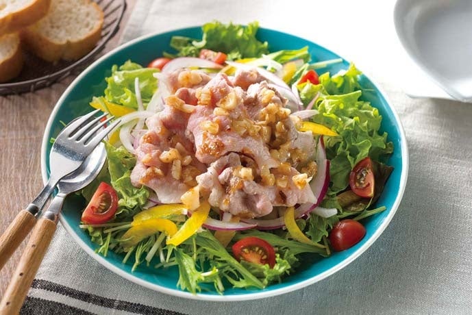 ▲梅にんにくを使った「さっぱりそうめん」と「冷しゃぶサラダ」は夏にピッタリのアレンジ