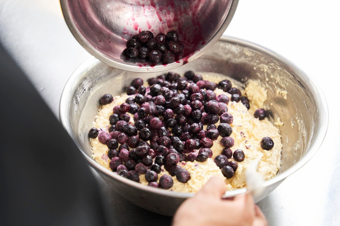 クリームチーズがゴロゴロ入った「ハワイアンスコーン」を5月4日