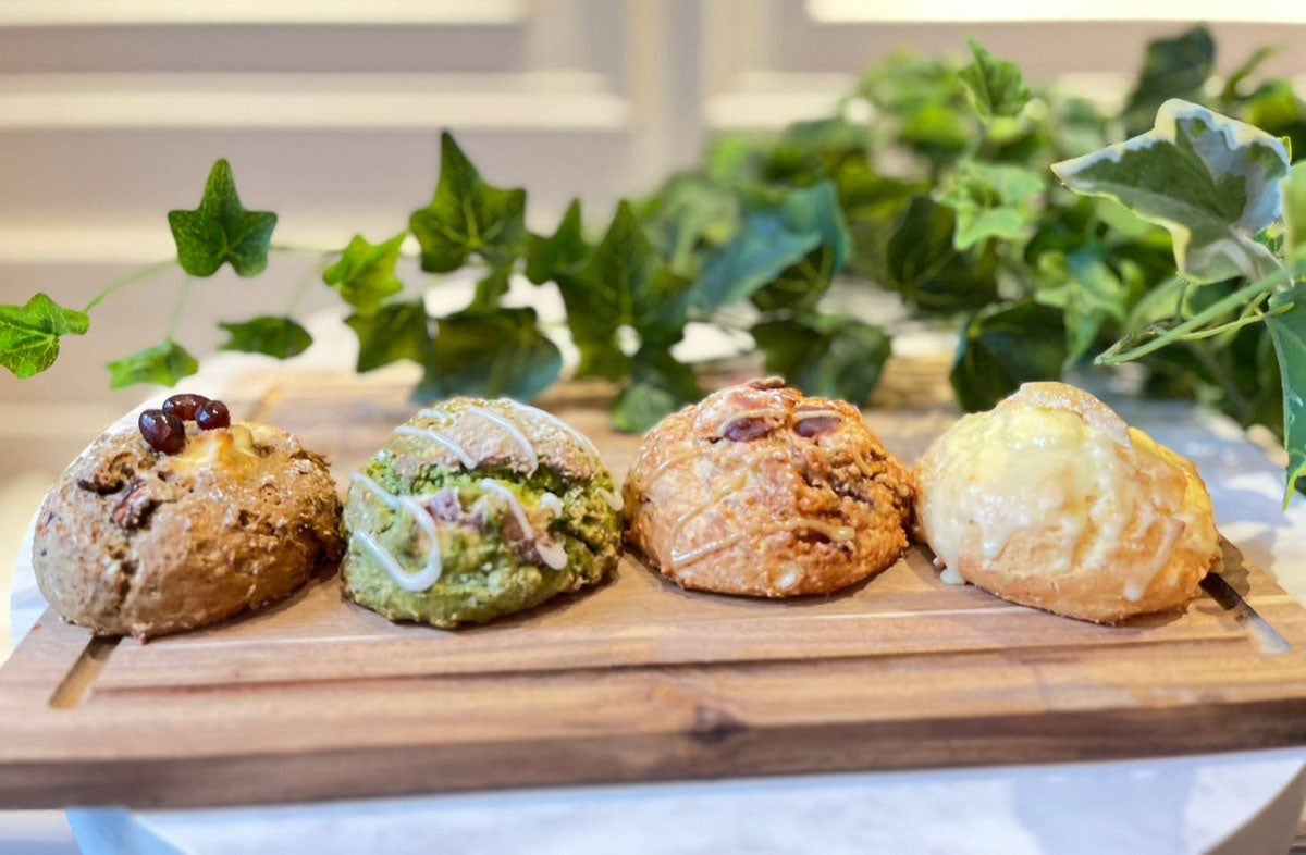 左から「ほうじ茶＆大納言」、「抹茶＆あんこ」、「黒蜜きなこ＆あんこ」、「ゆずレモン＆しろあん」