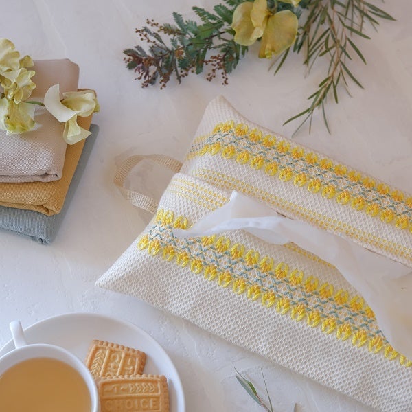 スウェーデン刺しゅう ミモザカラーのティッシュボックスカバー