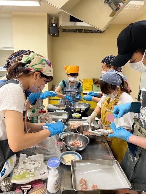 近隣に子ども食堂がない地域での立ち上げのため冷蔵庫などの費用を助成