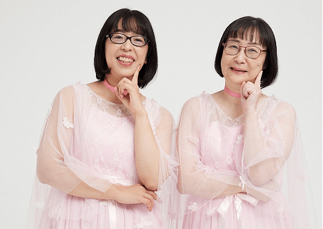 妹役の美和子さん（左）と姉役の松江さん（右）