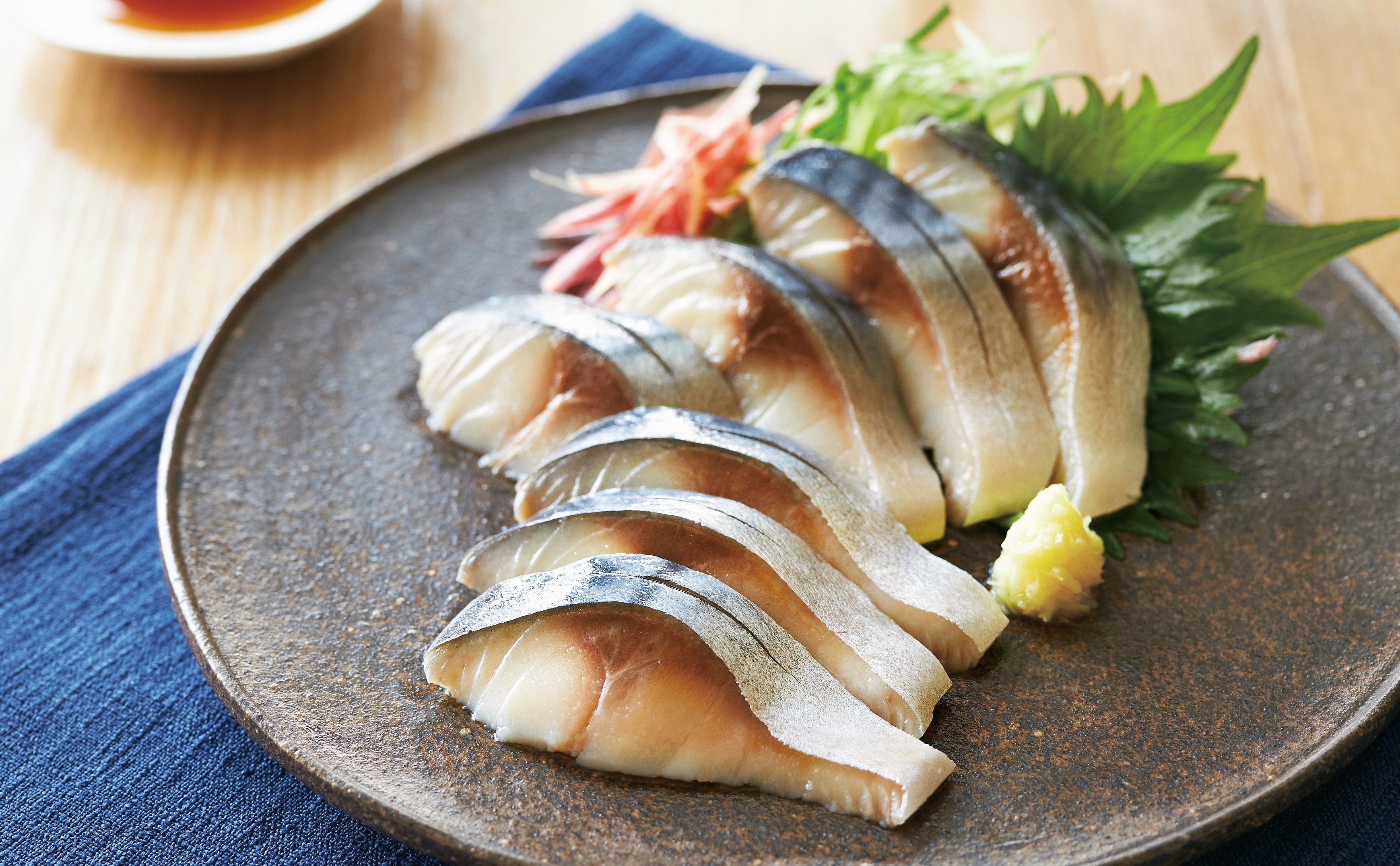 旬の寒さばのみを使用した「しめさば（国内産）」