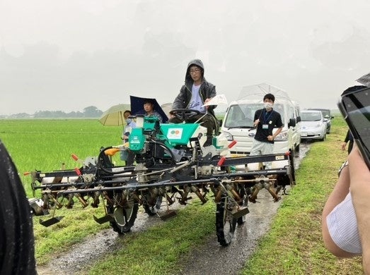 乗用除草機ウィードマンによる水田除草報告