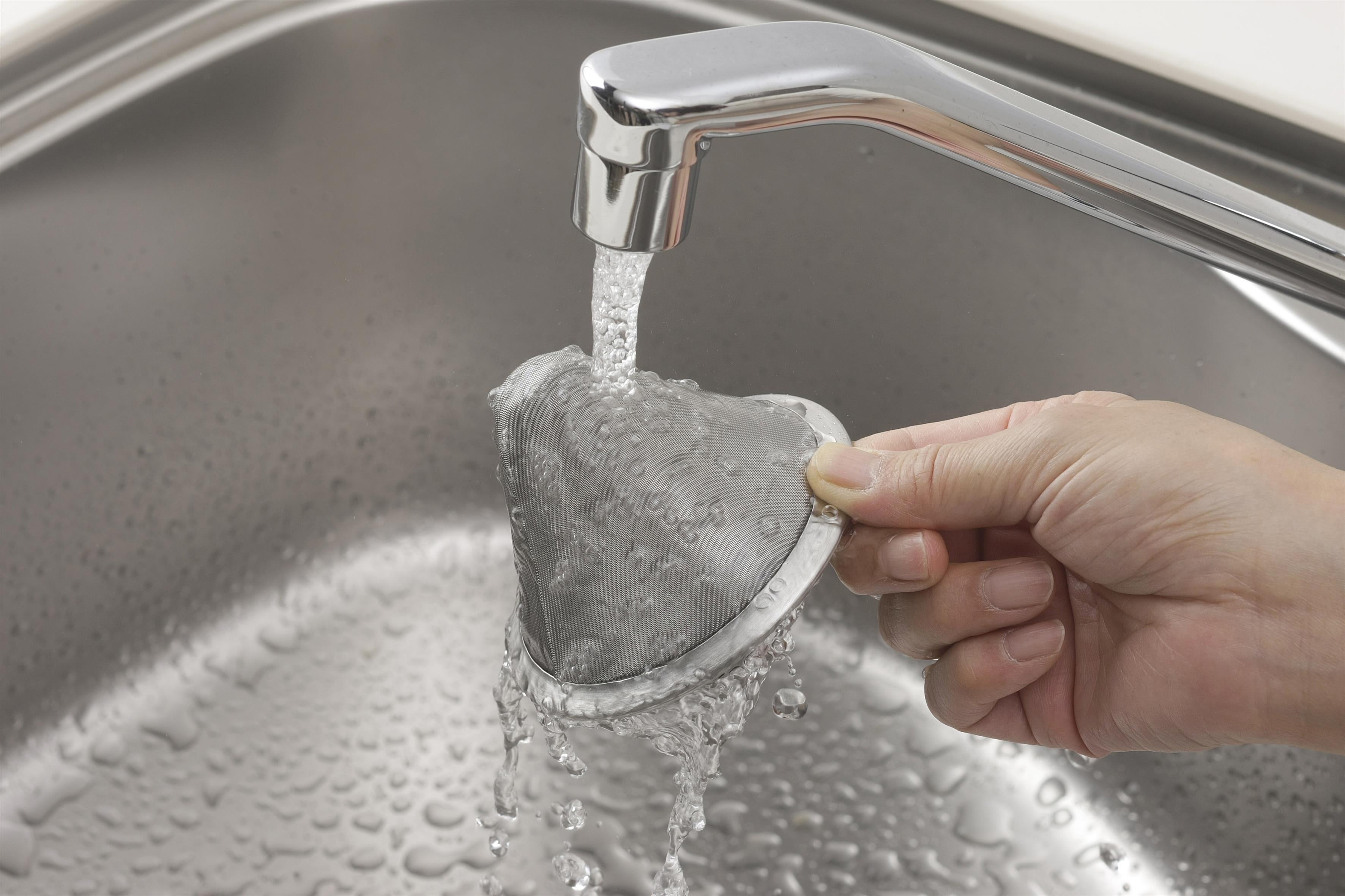 水でさっと流すだけで粉が取れます