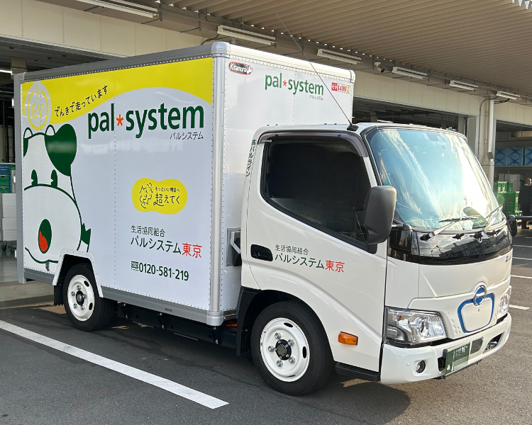 ▲パルシステムグループ初の本格導入となったEVトラックを紹介（2023年度10月撮影）