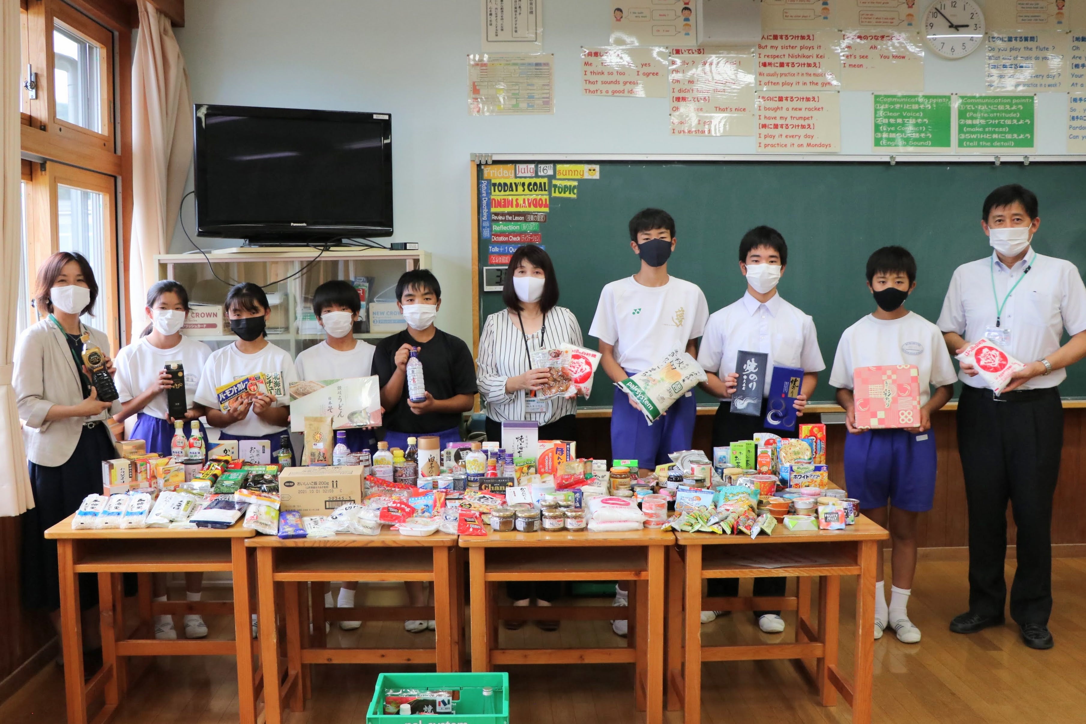 2021年度の倉渕中学校でのフードドライブ寄贈式