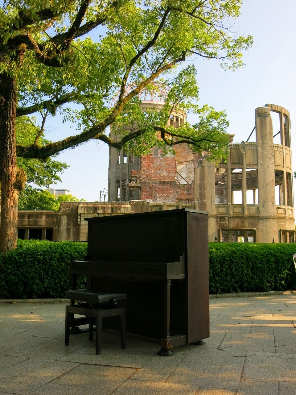 明子さんのピアノと原爆ドーム