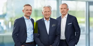 KEBA Group AG 役員 (左から) Andreas Schoberleitner (CFO), Gerhard Luftensteiner (CEO) und Franz Höller (CTO) 