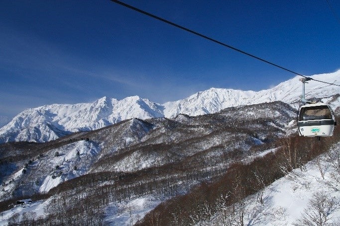 春の白馬三山とゴンドラリフト
