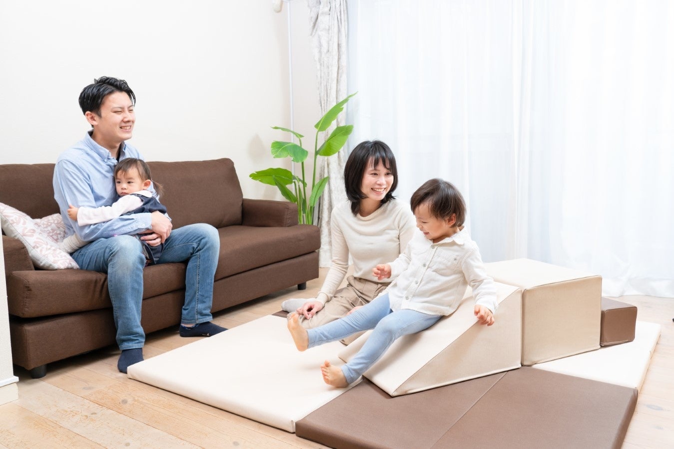 おうちの中で本気で遊べるキッズスペース　「PLAYマット＋」＆「PLAYツール＋」