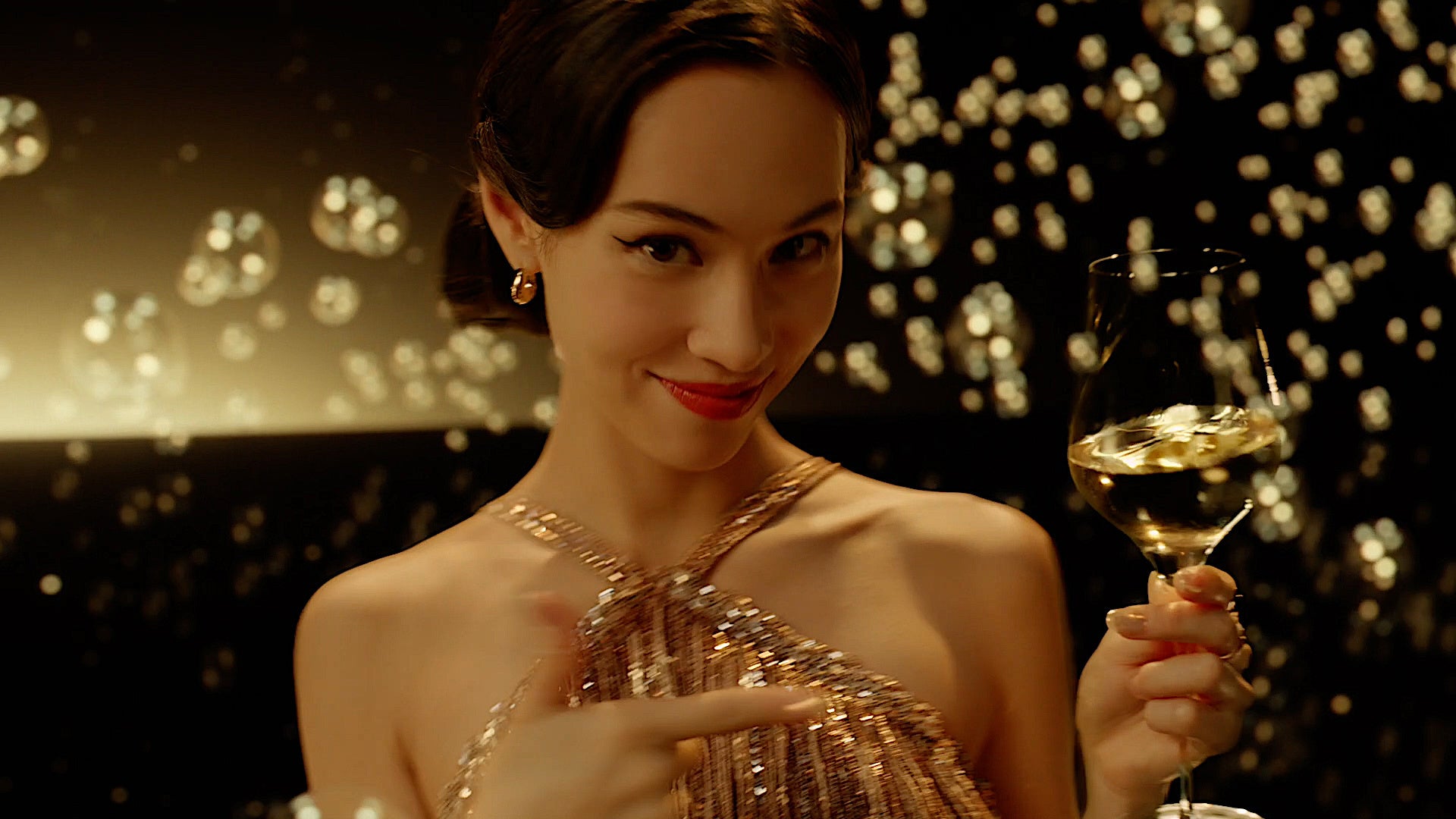 モエ・エ・シャンドン フレンズ オブ ザ ハウスの水原希子さん、岩田剛