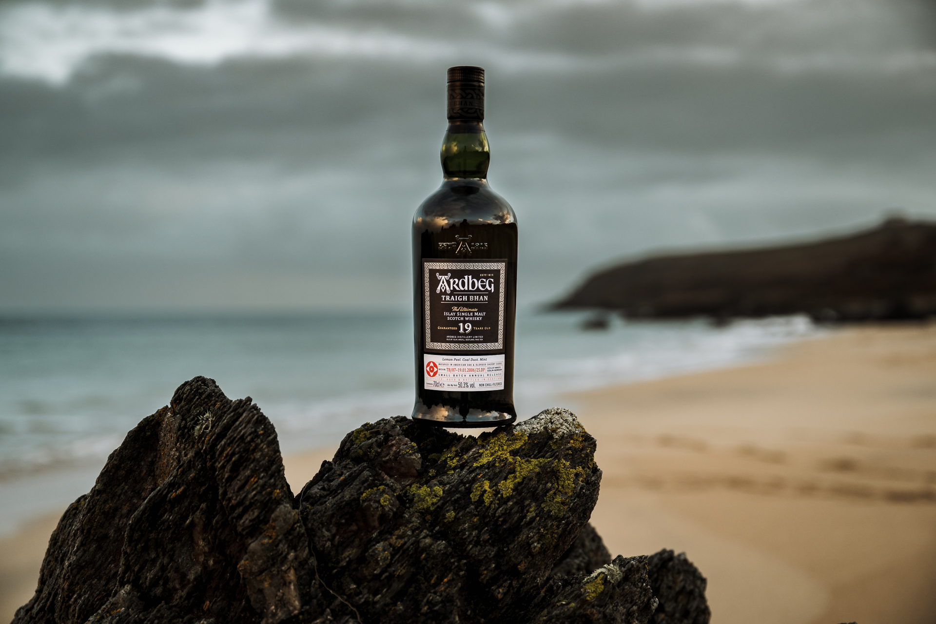 鳴き砂”に着想を得た19年熟成ウイスキーの最終章がついに完成