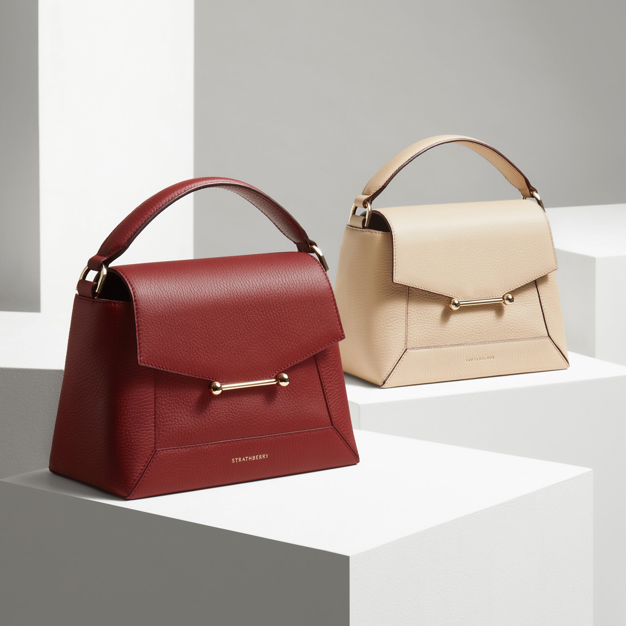 モザイク　トップハンドルバッグ　左：クラレット　右：オーツ　78000円（送料、税込）