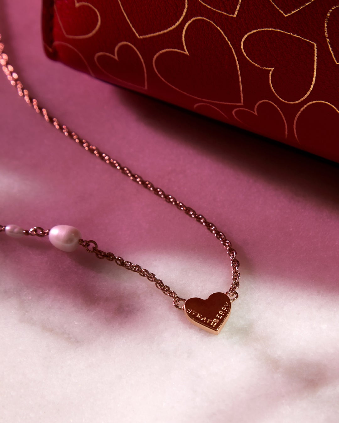 バレンタイン限定ネックレス：価格22100円　（税込み、送料別）　