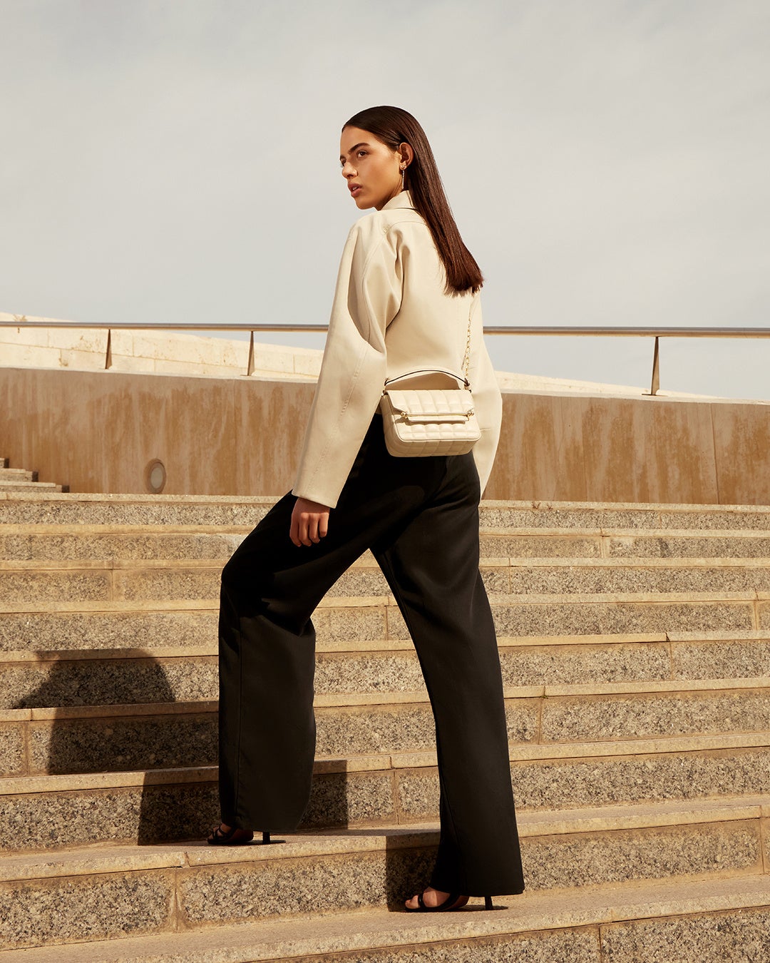 イーストウエストミニ・キルテッド81000円（税、配送料込み）