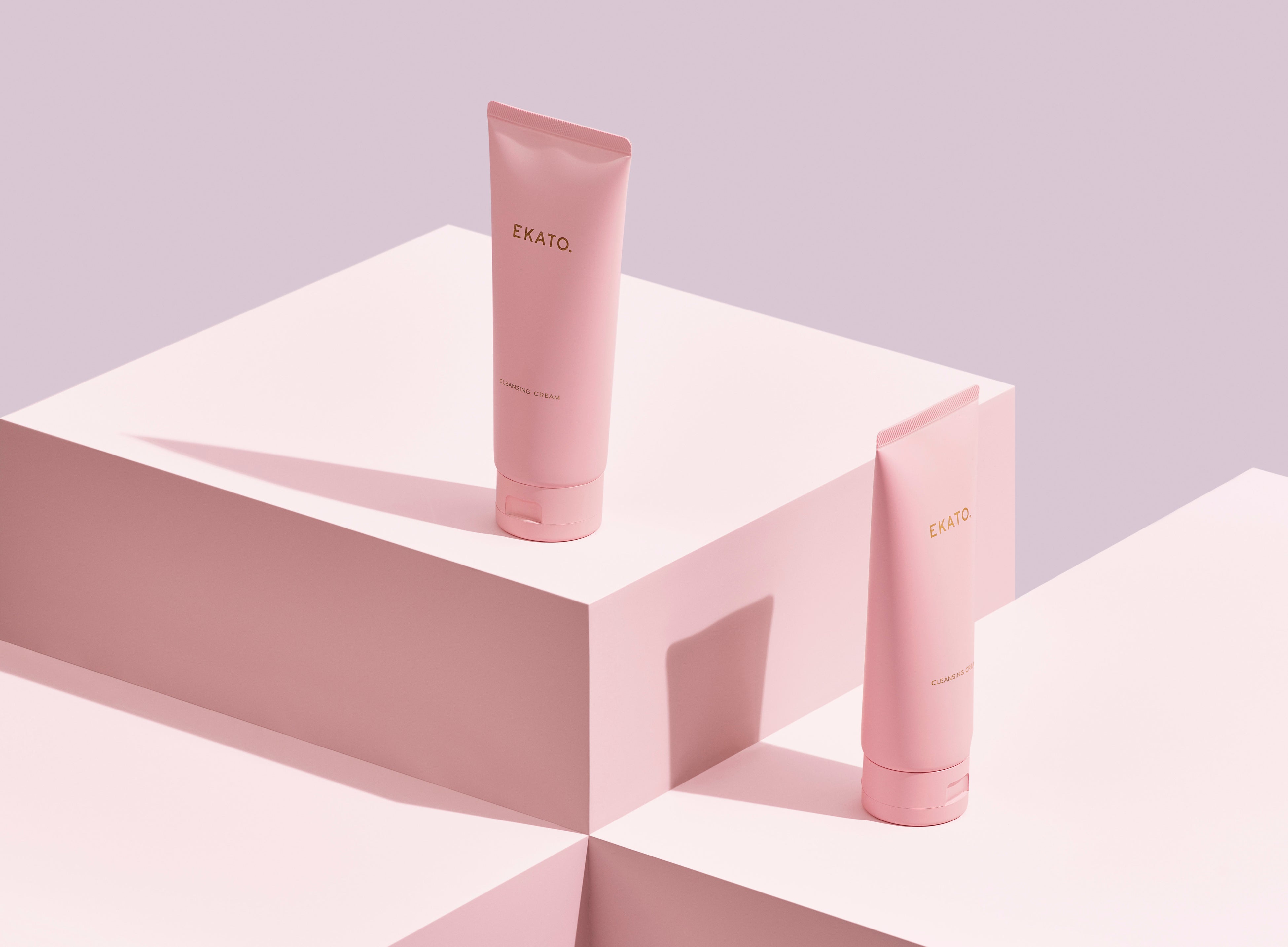 クレンジングクリーム RE　／　容量：130g　／　価格：4,400円（税込）