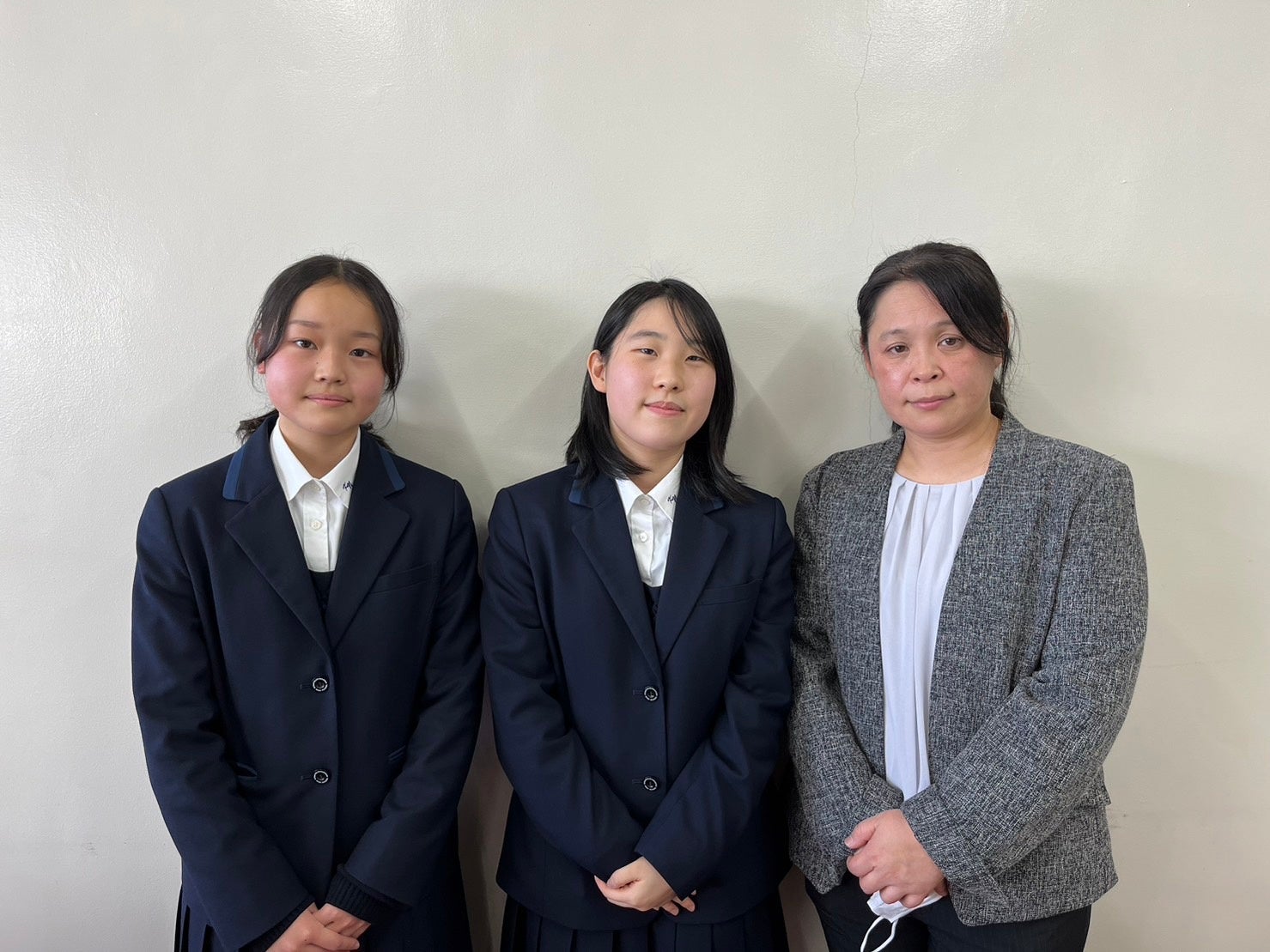 メニューを考案した生徒(代表2名)と多田 加奈子先生