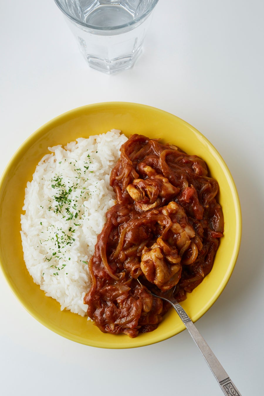 2ステップで作れる「無水チキンカレー」