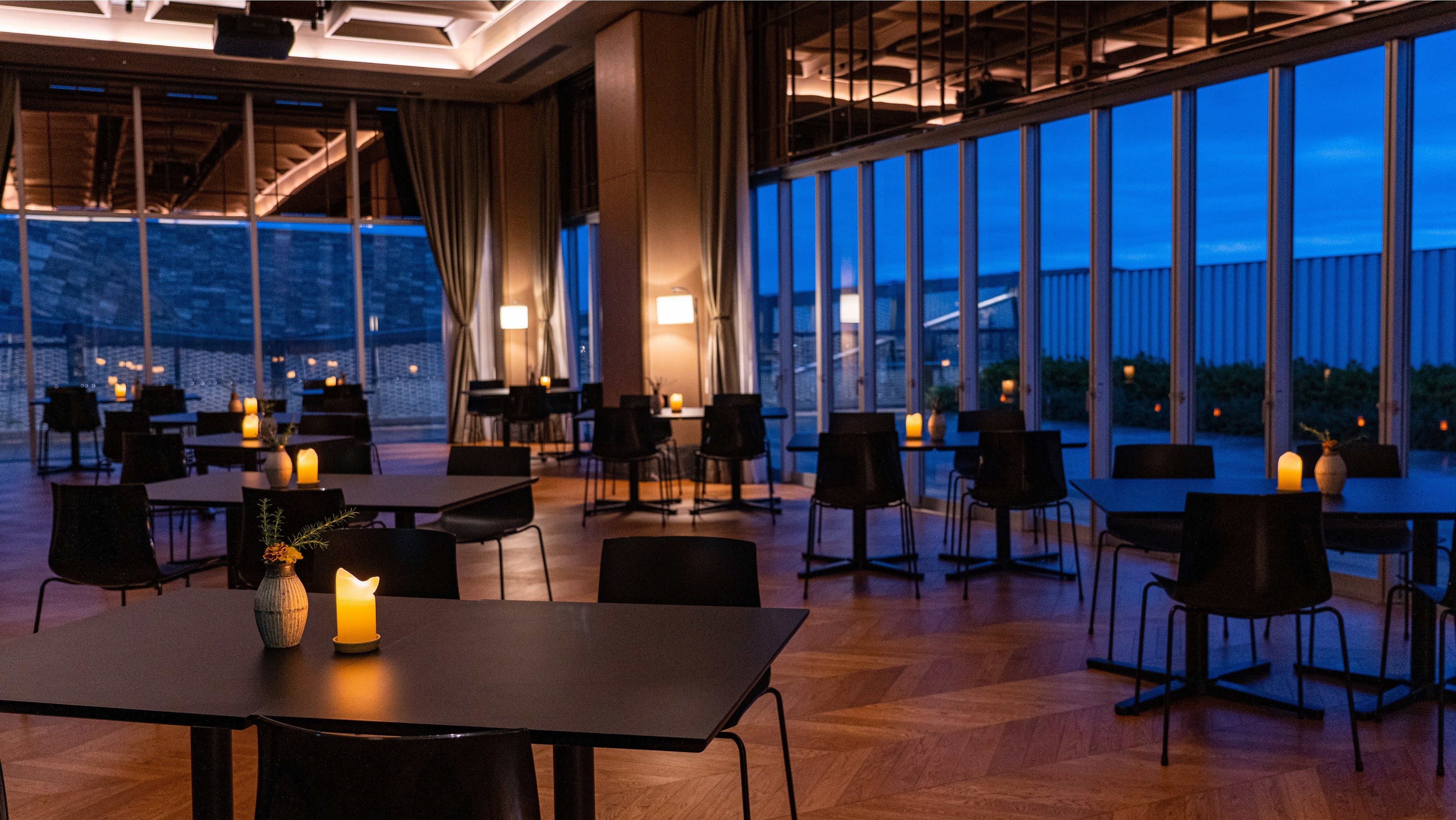 （軽食会場：レストランTiam）